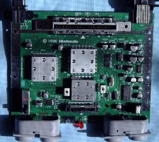 シールド板などを取り外した